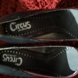 Circus pumps